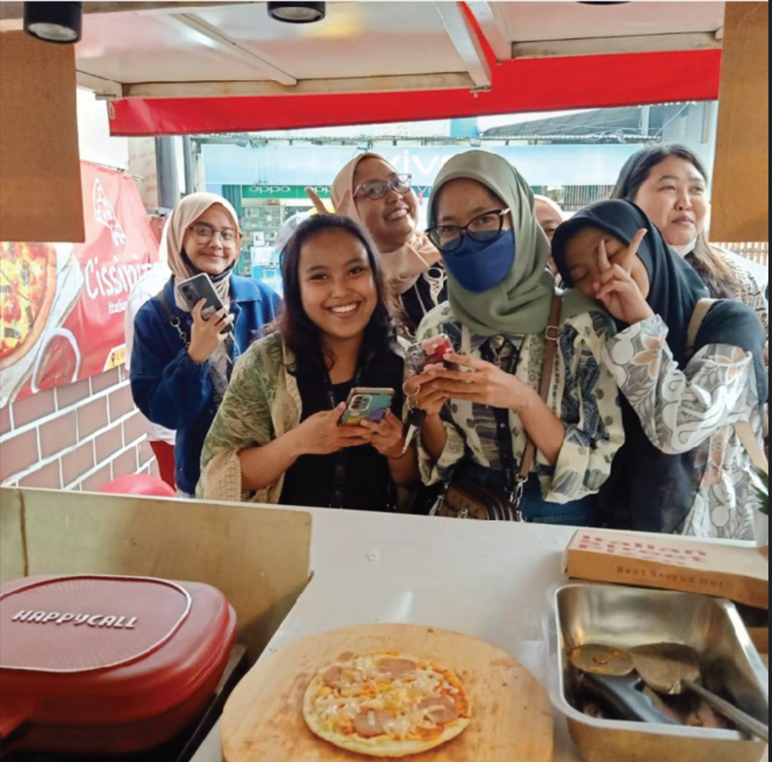 Antusias Pelanggan di Cissipizza